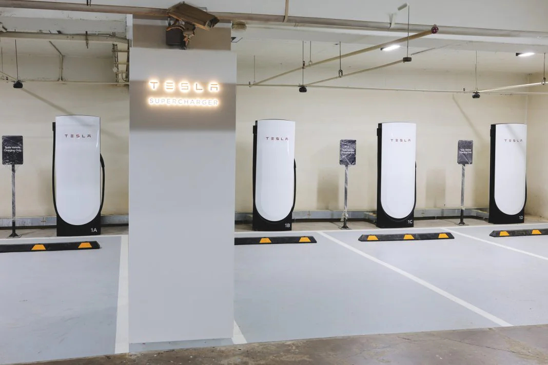 a2s-tesla-queensbay-photo-01
