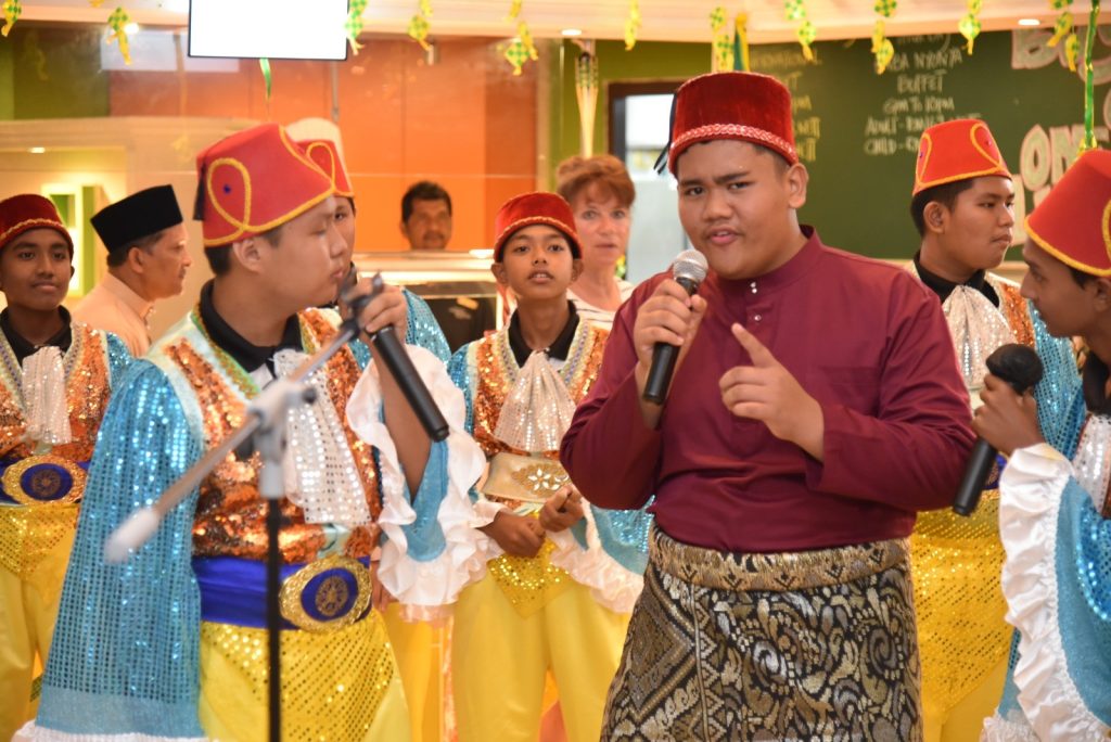 Shangri-La Golden Sands Brings P. Ramlee’s Legacy to Life With Ramadan Buffet and Orphan Iftar
