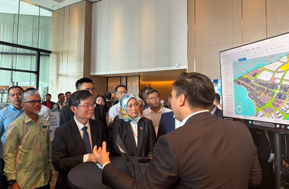 malaymail-silicon-island-lrt