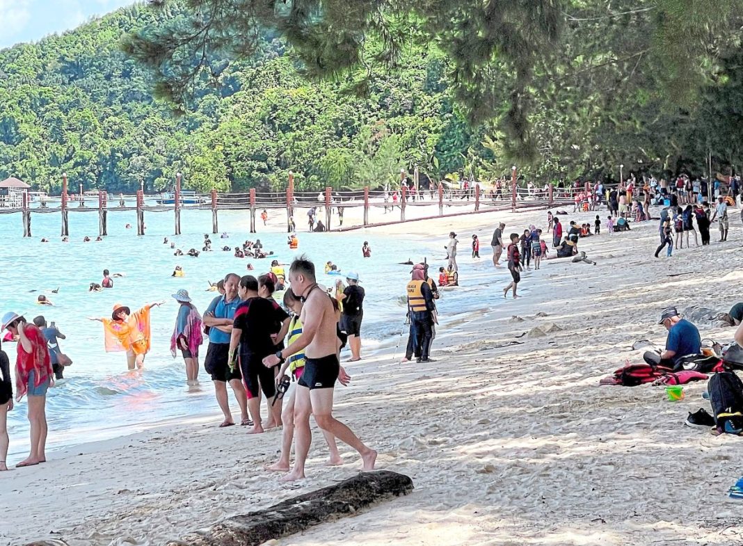 resort-hotels-surge-2026