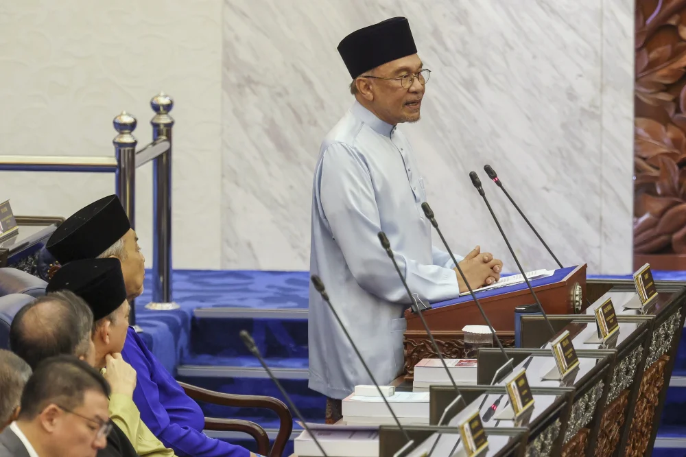 source-bernama-min-wage-rm2000