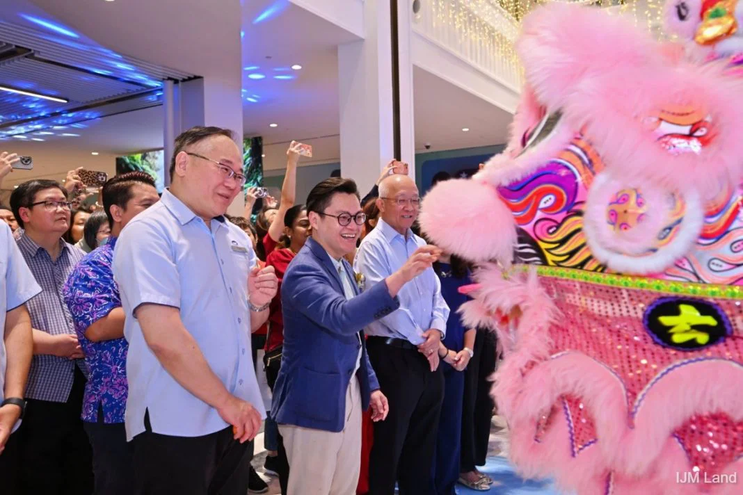 source-edge-waterfront-mall-opens